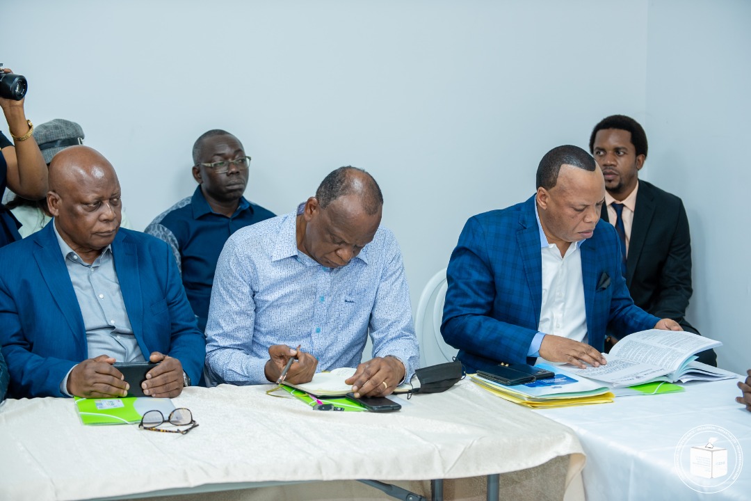 cenirdc's tweet photo. FORMATION | Les juristes de la #CENI sont en session de formation, depuis le samedi 08 octobre à #Kinshasa, sur le suivi des contentieux électoraux découlant des consultations électorales.   (1) https://t.co/NEpwc1Uv4n