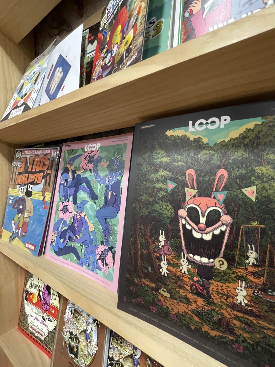 Ya lo sabíais pero seguimos. LOOP#02 ya disponible en <a href="/vinetascomic/">Viñetas Cómic</a> junto a nuestro primer número que lo tenían AGOTADO. 

Y esta semana lo tendremos ya en más sitios presencialmente. Atentos que se viene!