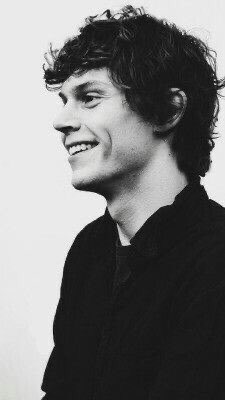 𓆩 ♱ 𓆪 — Evan Peters characters as a thread. [Halloween version]

                      By admi: 🦇