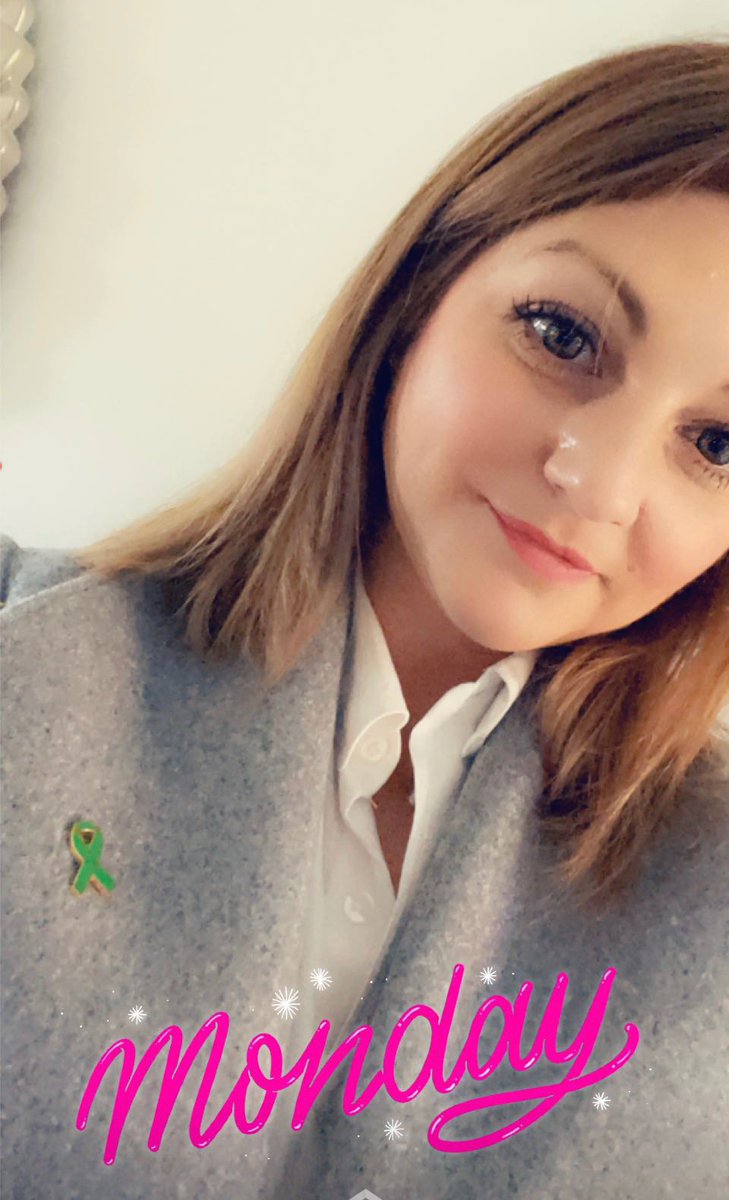 AndreaCoates22's tweet photo. I decided to #PinItForMentalHealth 💚 Thanks for the pin badge @UKIM_UK 👌 #ReducingTheStigma https://t.co/Fx1GmwhFpg