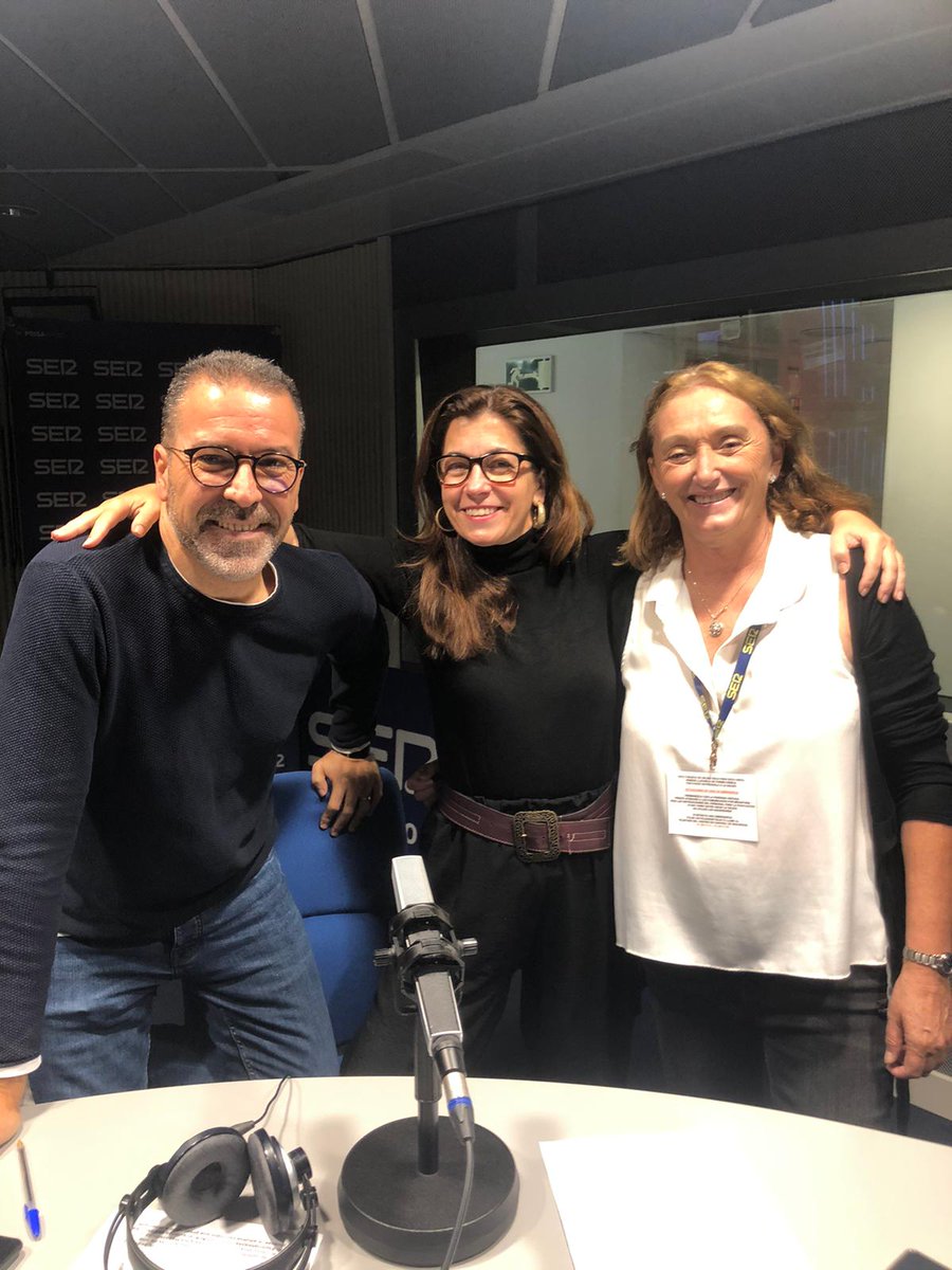 HoyxHoyMadrid's tweet photo. 🧑🏽‍🏫¿Cómo serán los profesionales del futuro? 

👉🏽 Nos lo cuenta @AnaAnajsp, consultora y divulgadora de Neurociencias, Neuroeducación y Neuromotivación

👉🏽 Un grupo de alumnos del @EuropeoMadrid plantean sus dudas e inquietudes en directo https://t.co/oIL2HypQNr
