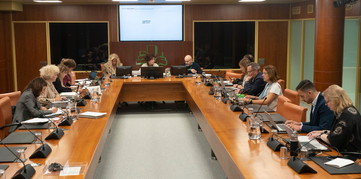 Agerraldiak ekarpenak egiteko Osasun publikoaren lege proiektuari
➡️legebiltzarra.eus/portal/eu/web/…
Aportaciones al Proyecto de ley de salud pública de Euskadi en el <a href="/PVasco_EuskoL/">Eusko Legebiltzarra</a> 
➡️legebiltzarra.eus/portal/es/web/…
🗣️Subdirector de Salud Pública y Adicciones
🗣️<a href="/CCOOeuskadi/">CCOO de Euskadi</a>
🗣️<a href="/triaitor7/">Aitor Coca</a>