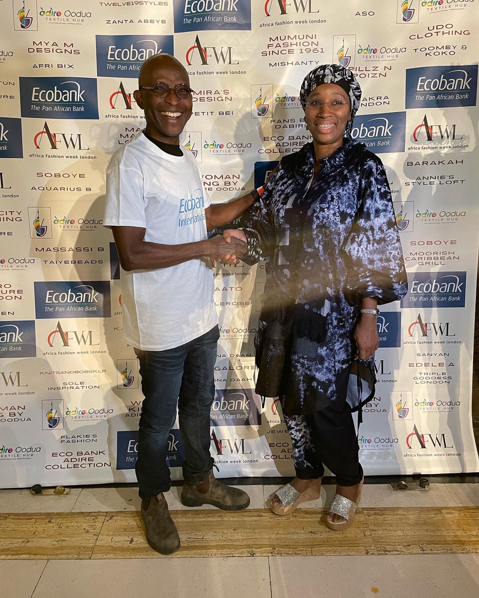 Rapidtransfer_I's tweet photo. Africa Fashion week , nous y étions !🔥
Un événement annuel majeur représentant le meilleur de la mode Africaine et des designers talentueux!

@rapidtransfer_intl est fier d’avoir pu contribuer à ce rassemblement prestigieux!#ecobank #rapidtransfer #AFWL2022 #africandesigners https://t.co/nP7rf0DKE6