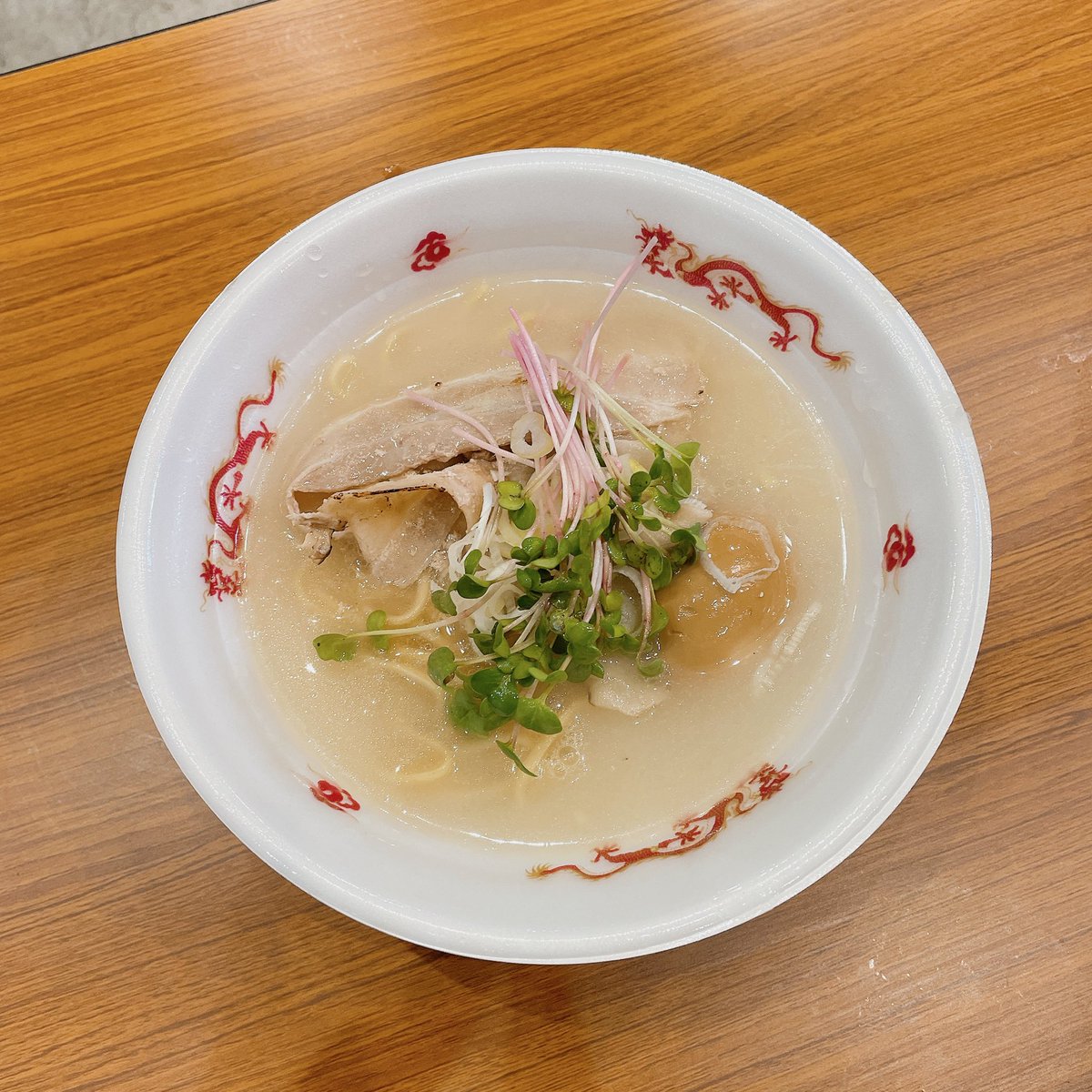 araburumancity's tweet photo. #北陸ラーメン博 
結局3日間行って5種類も食べた！
鳴海、鳥の鶏次、ひるがおがめちゃくちゃ美味かった https://t.co/Ujkm0k0VJS