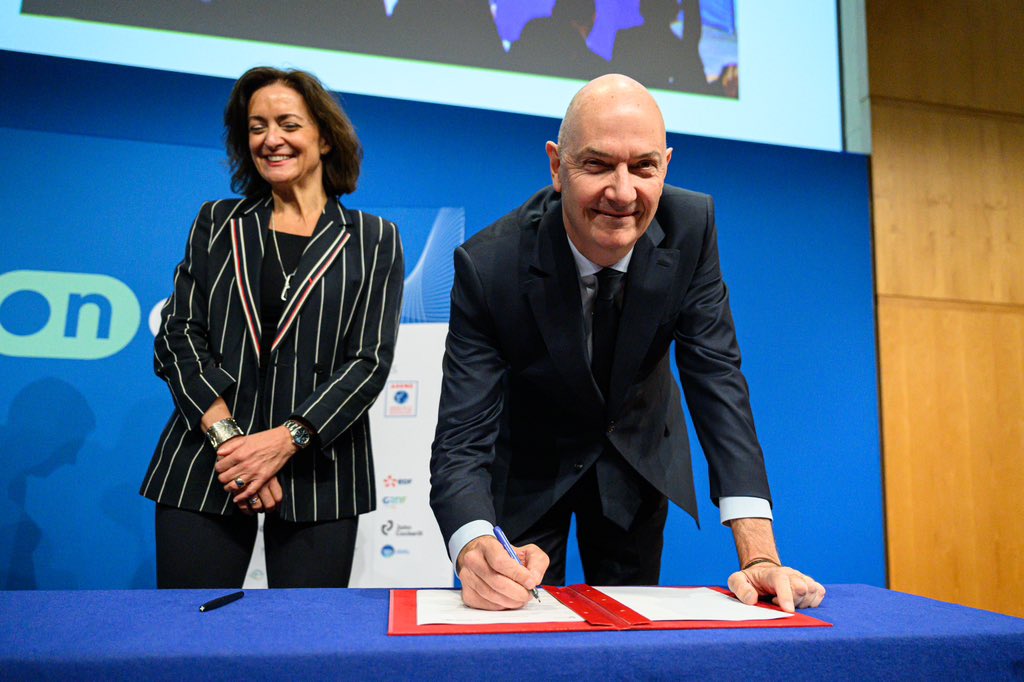 Lancement officiel de la plateforme "Je décarbone" ou comment conjuguer compétitivité des industries  et décarbonation. Un vrai « Tinder » pour tous les acteurs de la décarbonation.

je-decarbone.fr