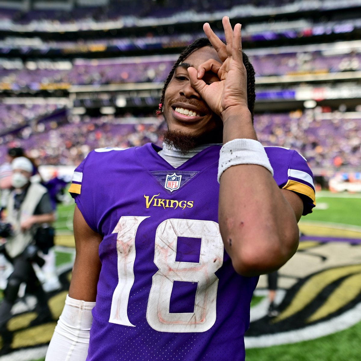 NFLonCBS's tweet photo. Most games with 150+ receiving yards in a players first three seasons in the Super Bowl Era

Justin Jefferson     6
Randy Moss           6

@JJettas2 | @RandyMoss | @Vikings https://t.co/ndRJTOIQi7