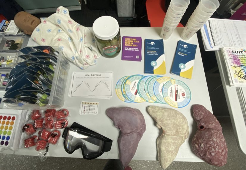 RecoveryNearYou's tweet photo. Pop down to the University of Wolverhampton between 11am-2pm to see RNY stall at the student union for the well-being event in support of world mental health day!
#RNY #recovery #drugservice #worldmentalhealthday #wolvesuni #Aquarius #wellbeing #wolvescouncil #nacro #bsmhft https://t.co/g5MJeYiNMi