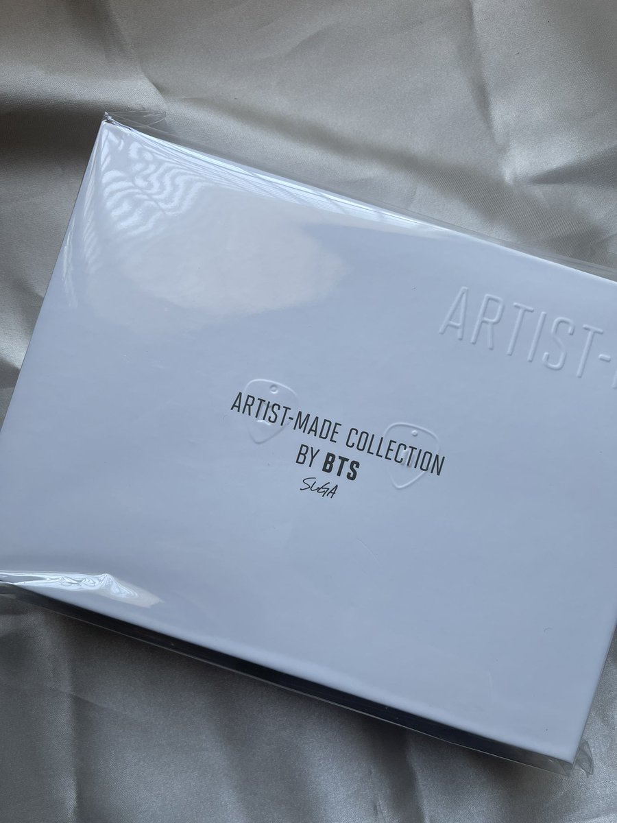kimmiekimmel's tweet photo. lfb wts BTS artist made merch by Suga guitar pick necklace 

Can send more photos &amp; videos 
- Opened, but no damages. Never opened the necklace ziplock + PC still avail 
- RFS: extra 
- Php 4,500 

Loc: Parañaque or UST Sampaloc https://t.co/wXvPofYf6t