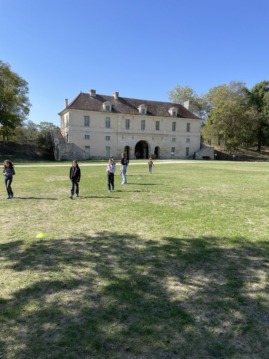 EEDF_merignac's tweet photo. Une semaine qui reprend après un super weekend au Fort-Medoc !
Un week-end passage pour valoriser nos jeunes et les lancer vers cette nouvelles années qui sera riche en projets !
@EEDF_officiel
#scouts #laiques #EEDF https://t.co/V9HYzkuA68