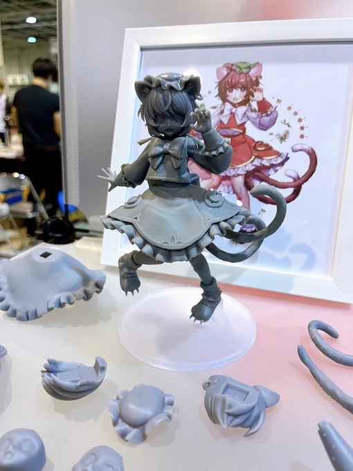 これはともぽんさんのスペースで展示されてた橙ちゃんフィギュア!私の原画を立体化して頂いたんですが、可愛いだけじゃなくてドロワや足裏の肉球まで丁寧に再現して頂いて感動しました…!!塗装後の完成した姿が早く見たい本当にありがとうございました!! 