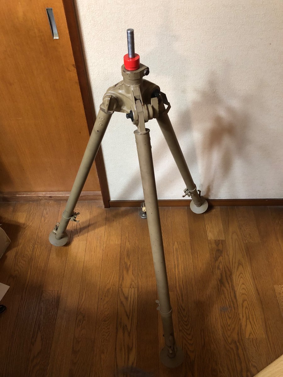 BlackburnCo1's tweet photo. イギリスからゲルマン民族伝統工芸品が届きました。
測距儀やカニ眼鏡などの光学機器に使用する大型三脚 Gestell 44です。
おそらく日本で唯一の個体だと思います。
ウルトラレア!
#Gestell44
#SF14Z
#Em1mR36
#Stativ
#Dreibein
#Tripod
#ゲルマン民族伝統工芸品 https://t.co/lsbtCtuJpF