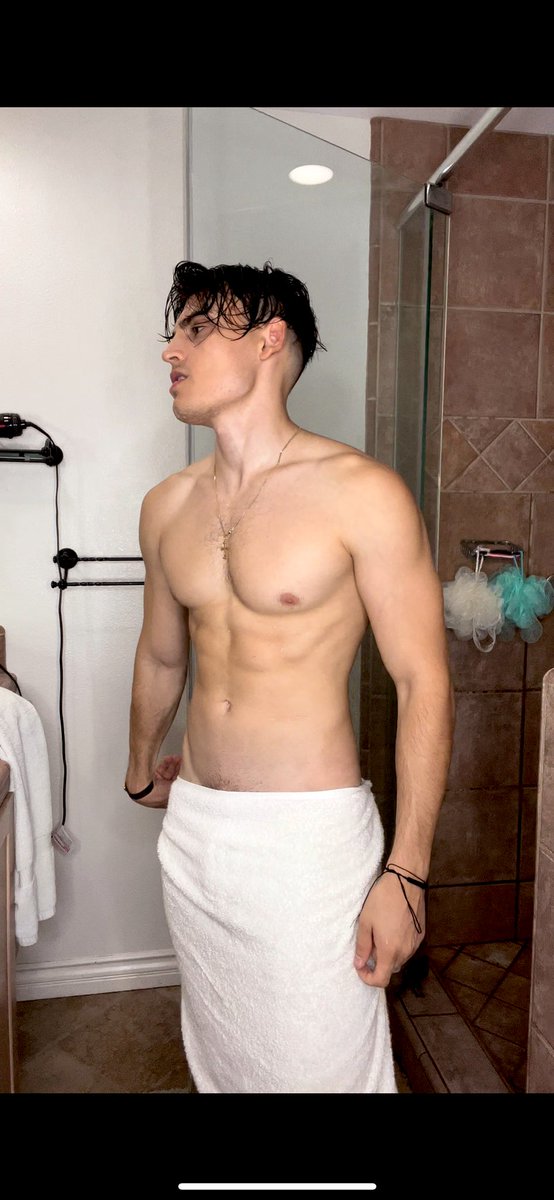 pretyrussiangod's tweet image. RT for a free nude 🥵👀 #LinkInBio