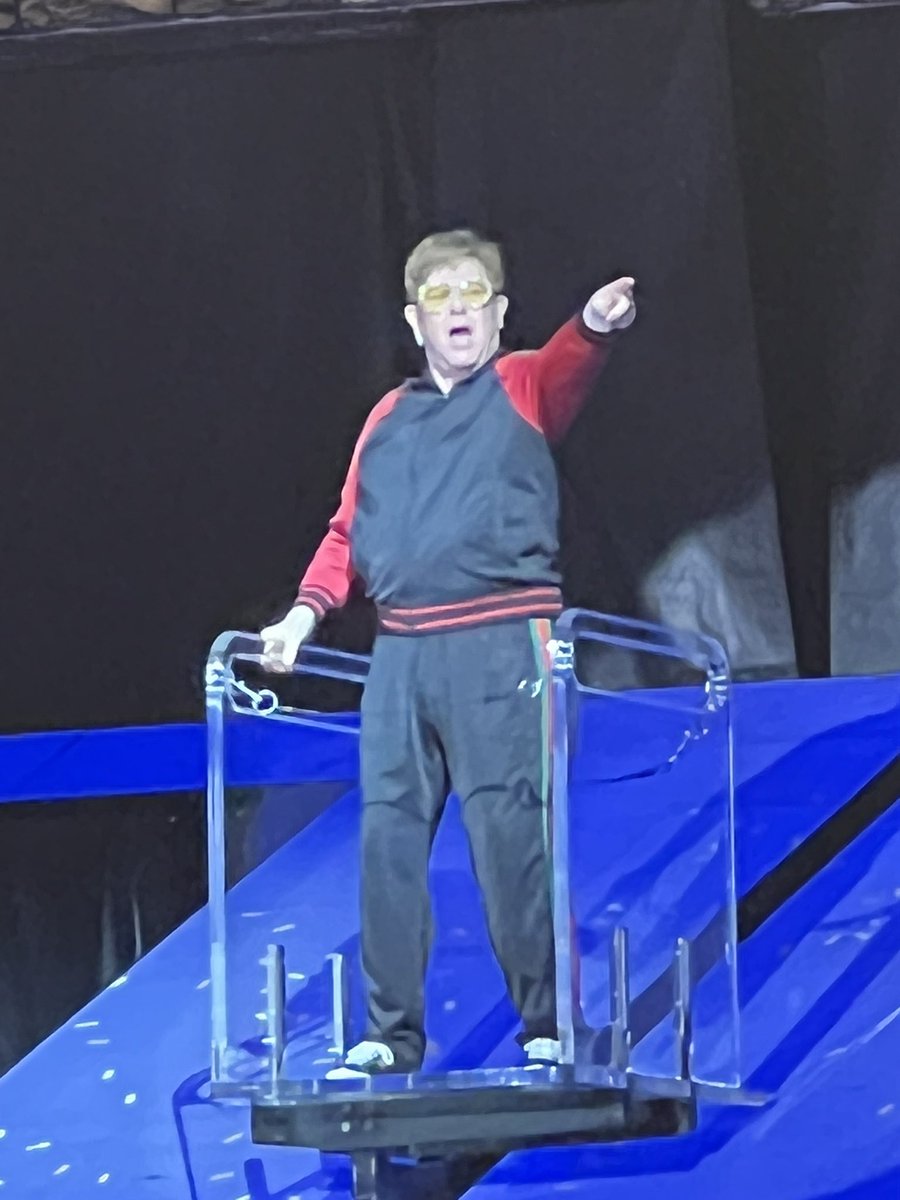 auranicky's tweet photo. Amazing birthday surprise!  75 and incredible- Elton https://t.co/nrkXVtDXr0