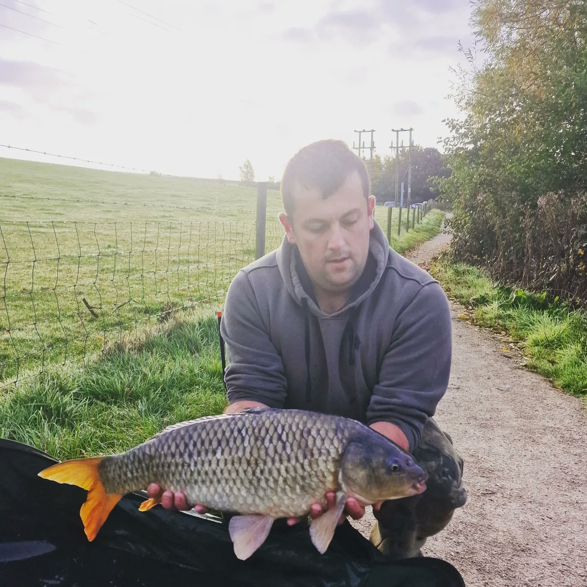A proper autumnal morning with just the slightest touch of frost ❄️ but can't complain when these are in the unhooking mat #carp #fishing #carpfishing #AutumnVibes