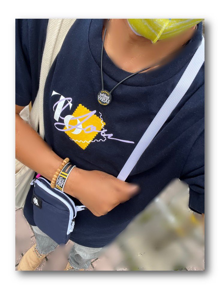 OfficialAtaru's tweet photo. 今日の出立ち
Uruライブ

Tシャツ
Uruライブ
(2021/11/13東京国際フォーラム)で購入

スマホポーチ
ホークス公式
鞄
#メトロポリタン美術館 展
マスク
#eMart
#Maskcharm #さくら桟敷
#UnderArmour &amp; #ホークス公式
パンツ
#ユニクロ
靴
#HushPuppies
腕輪 首輪
#BANDEL
腕輪 #安田念珠店
#AppleWatch https://t.co/yMip5fN1kK