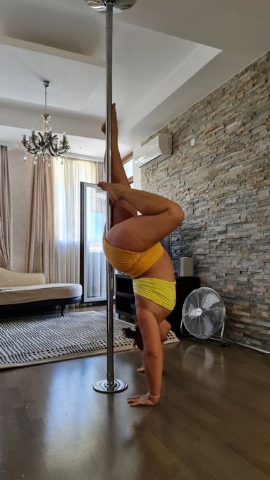 My small achievement in pole dancing.  #poledance #poledancing #cyrvygirl #momlife https://t.co/k9CH<a href="/tag/poledance"class="tags">#poledance</a><a href="/tag/momlife"class="tags"><span>#momlife</span></a><a href="/tag/poledancing"class="tags"><span>#poledancing</span></a><a href="/tag/cyrvygirl"class="tags"><span>#cyrvygirl</span></a>