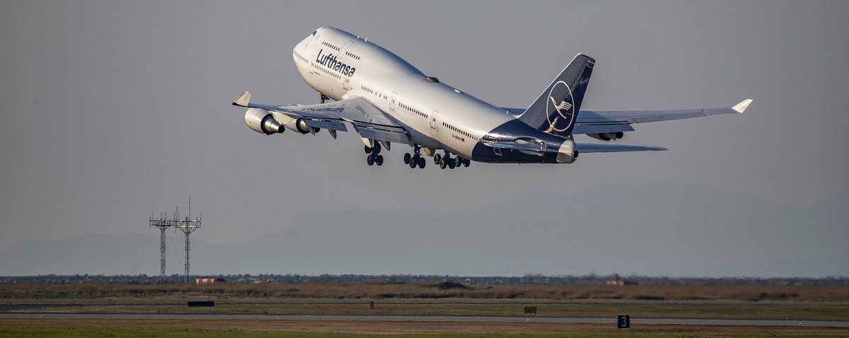 Kent_YVR's tweet photo. I know it’s not everyone’s favorite livery, but we don’t get many #747’s here anymore, so please enjoy 😎 @lufthansa #DABVM departure @yvrairport. #yvrspotters #avgeek #Vancouver #QOTS 👑 https://t.co/pva10AnqPf