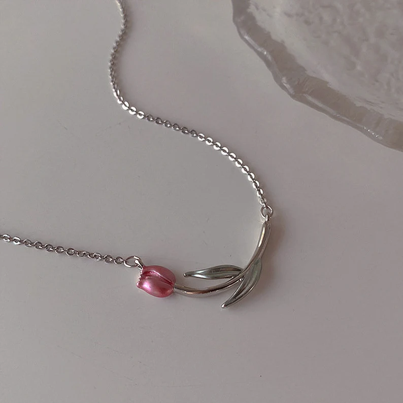 cherié. on Twitter: "🌷 tulip necklace https://t.co/CacYnz9Lhh" / Twitter