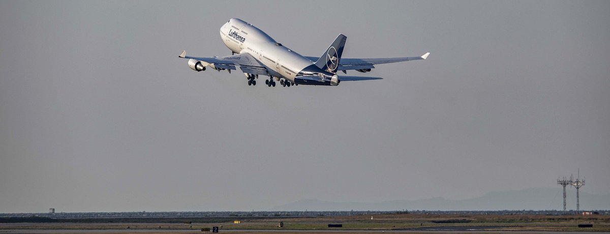 Kent_YVR's tweet photo. I know it’s not everyone’s favorite livery, but we don’t get many #747’s here anymore, so please enjoy 😎 @lufthansa #DABVM departure @yvrairport. #yvrspotters #avgeek #Vancouver #QOTS 👑 https://t.co/pva10AnqPf