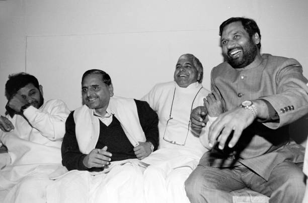 5 Lesser-Known Facts about #MulayamSinghYadav

1. Parents: Murti Devi and Sughar Singh
2. Before stepping into politics, Netaji's earned only Rs 120 per month. 
3. Teacher of English
4. Spent 19 months in jail during #IndiraGandhi's #emergency
5. First Party: Krantikari Party