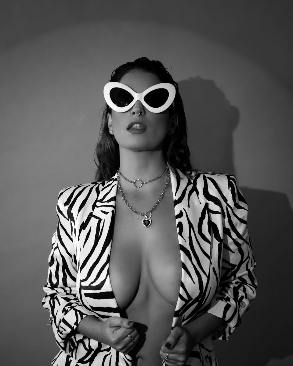 lasirena69 on Twitter: "🦓 https://onlyfans.com/lasirena69vip 🦓"