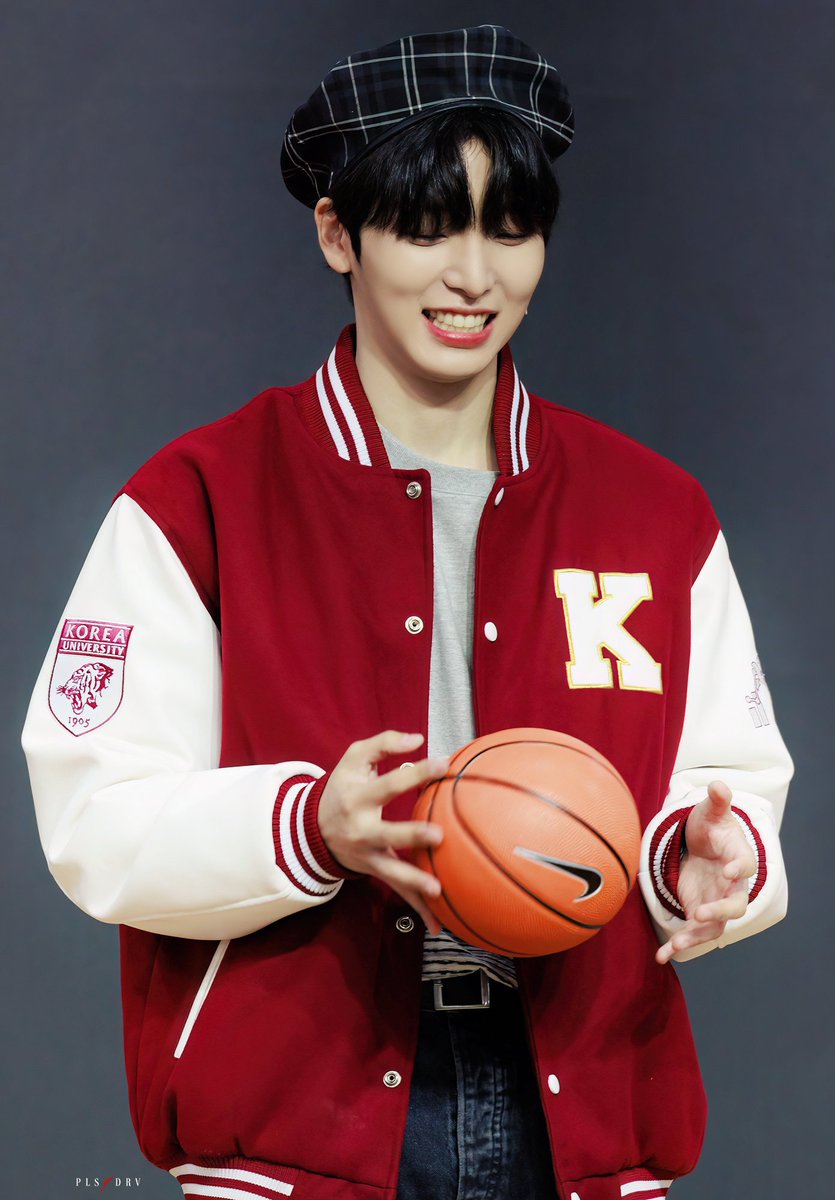 pls9DRV's tweet photo. 📸221007 메이크드림홀🐿️

이과생 이서호🔬

#원어스 #ONEUS #ワンアス #ワナス
#서호 #이서호 #SEOHO #ソホ https://t.co/0fFCzbIGX1