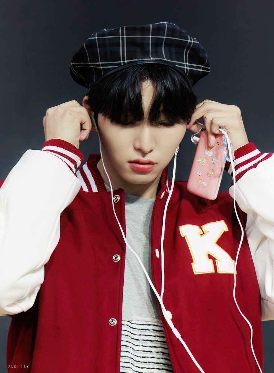 pls9DRV's tweet photo. 📸221007 메이크드림홀🐿️

이과생 이서호🔬

#원어스 #ONEUS #ワンアス #ワナス
#서호 #이서호 #SEOHO #ソホ https://t.co/0fFCzbIGX1