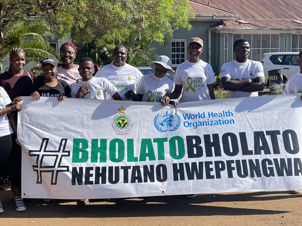 WHO_Zimbabwe's tweet image. #HappeningNow; World Mental Health Day clean up for Mental Health Wellness Walk where people are marching &amp;amp; picking up litter from Parirenyatwa Psychiatric Unit to the University of Zimbabwe to raise awareness on Mental Health &amp;amp; clean up the environment in commemoration of #WHD