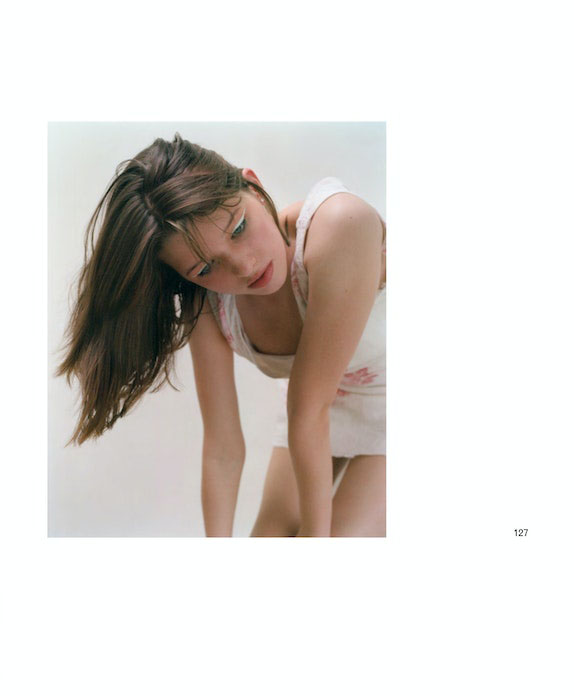 paper_muse's tweet photo. #MarfaJournal #18/ https://t.co/AnWHpYct92: #Ever Anderson, Photo Senta Simond, Styling Linda Engelhardt
#FW22 #ํจ์
์ฌ์ง #ํ๋ณด #๋ฐฐ์ฐํ๋ณด #miumiu https://t.co/1WtJ77InVE