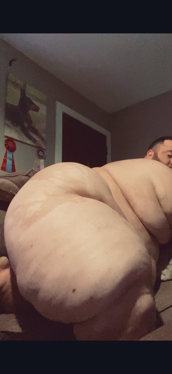 Literally so horny tonite wish my ass was getting served, Retweet if you’d give it to me onlyfans.com/davyclink