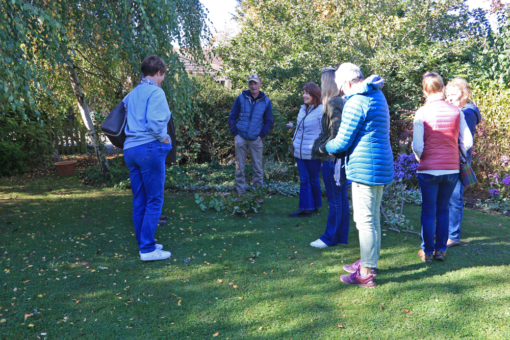 PottyPreston's tweet photo. Busy weekend in the garden at the nurseries. Here are a few snaps of our annual rose pruning workshop with Steve on Saturday. Watch out for this and more of Steve's practical garden workshops on next years calendar.
#pruning
#gardenworkshop
#rosepruning
#roses https://t.co/AK9EZkjQGo