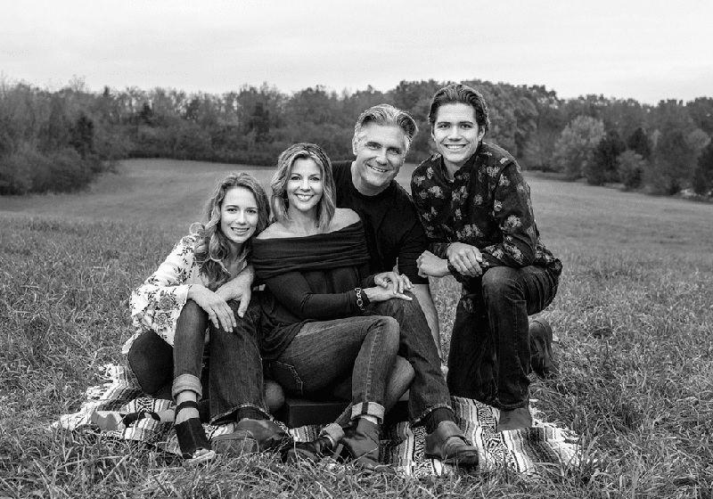 Suvi Tory is specialized in portrait photography. The studio has sessions for women, men, high school seniors, and families. Her goal is to create and capture a moment where her clients feel like the best and most confident version of themselves.

rwjemmett.com/directory/suvi…