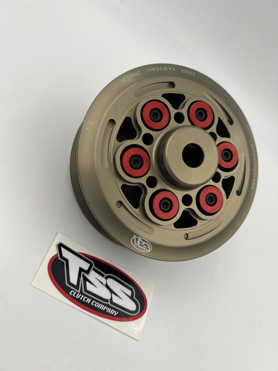 JAMPSD_STAFF's tweet photo. チェコからTSSスリッパークラッチ！！
ご購入された方からは
ちょうどいい感じのフィーリング
ととても好評です！
ぜひあなたも体感してみませんか？
※写真はZRX1200用
一部車種は取り寄せ対応になります
#TSSスリッパークラッチ　#ZRX1200 #ちょうどいい　#体感　
https://t.co/KKyTv4J8HU https://t.co/4taUle3IzL