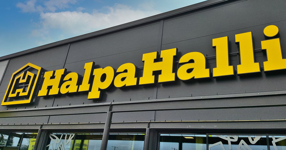 halpahalli_fi's tweet photo. Mukana ollaan valtakunnallisessa @AstettaAlemmas-#energiansäästö'kampanjassa! Säädimme ulko- ja mainosvalojen aikaohjelmat seuraamaan tarkasti kaupan aukioloaikoja ja henkilöstön liikkumista. Lisäksi valoisuusanturit hienosäädettiin. https://t.co/BQyAsDFKi6
