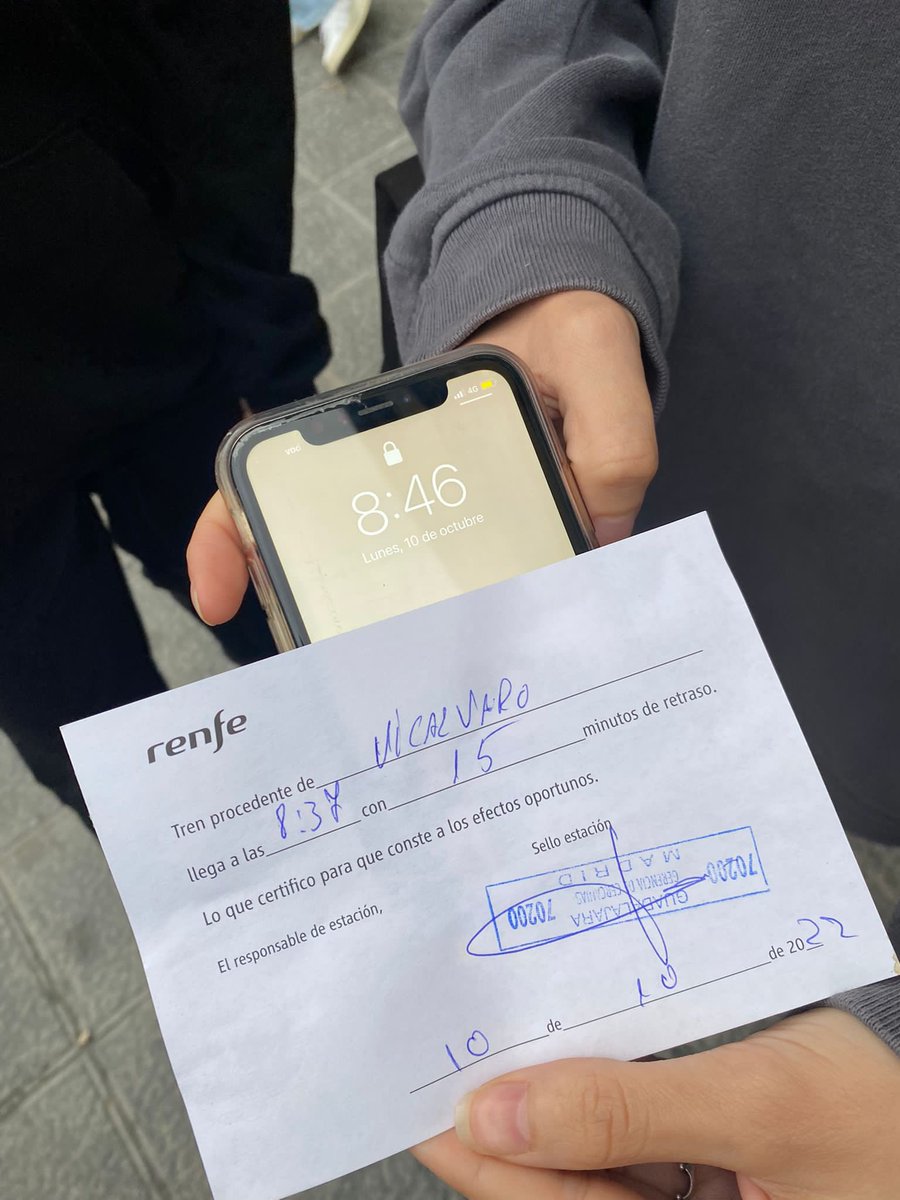 CristinaDoorado's tweet photo. @MariaaGonzalez_ @Renfe @Inforenfe Es increíble que todos los días haya retrasos en @Renfe  dirección Guadalajara y que cuando pasa a su hora, tarde casi una hora en llegar por las paradas que hacen durante el trayecto. 

 Pedimos justificante y pasa esto @Inforenfe :   Hemos llegado a y 46, nos ponen a y 37 https://t.co/HHqVNnLtMg