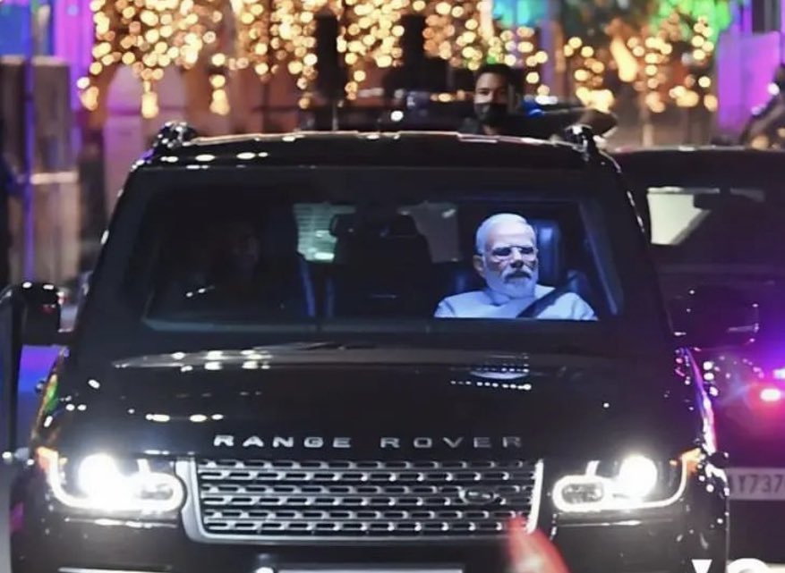 The customised LED light inside the car, sums up the  rule of #ModiGovt 👇