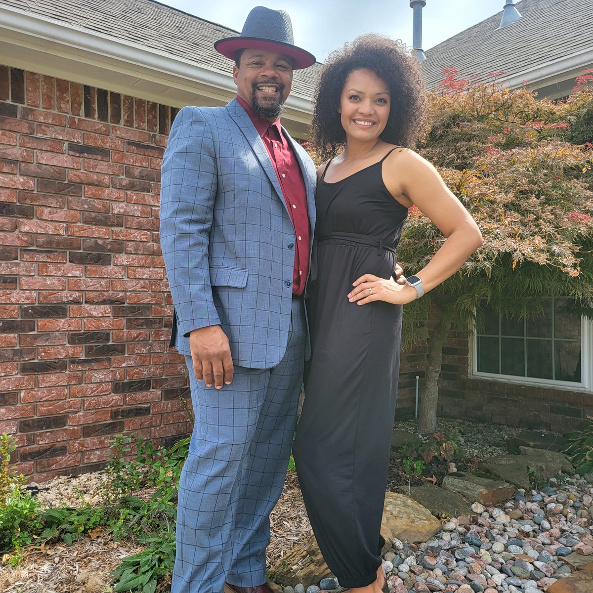 MrCoachWalk2's tweet photo. At home in Muskogee with the Fam. Boys had the phones taking pics n posing out front. I wish yall could have seen AJ's "stance" taking these pics!!! He was too serious! By the way, my wife so fine! It ain't living if she ain't with me. #walkerboys #fam1st https://t.co/D8fBhyEFfy