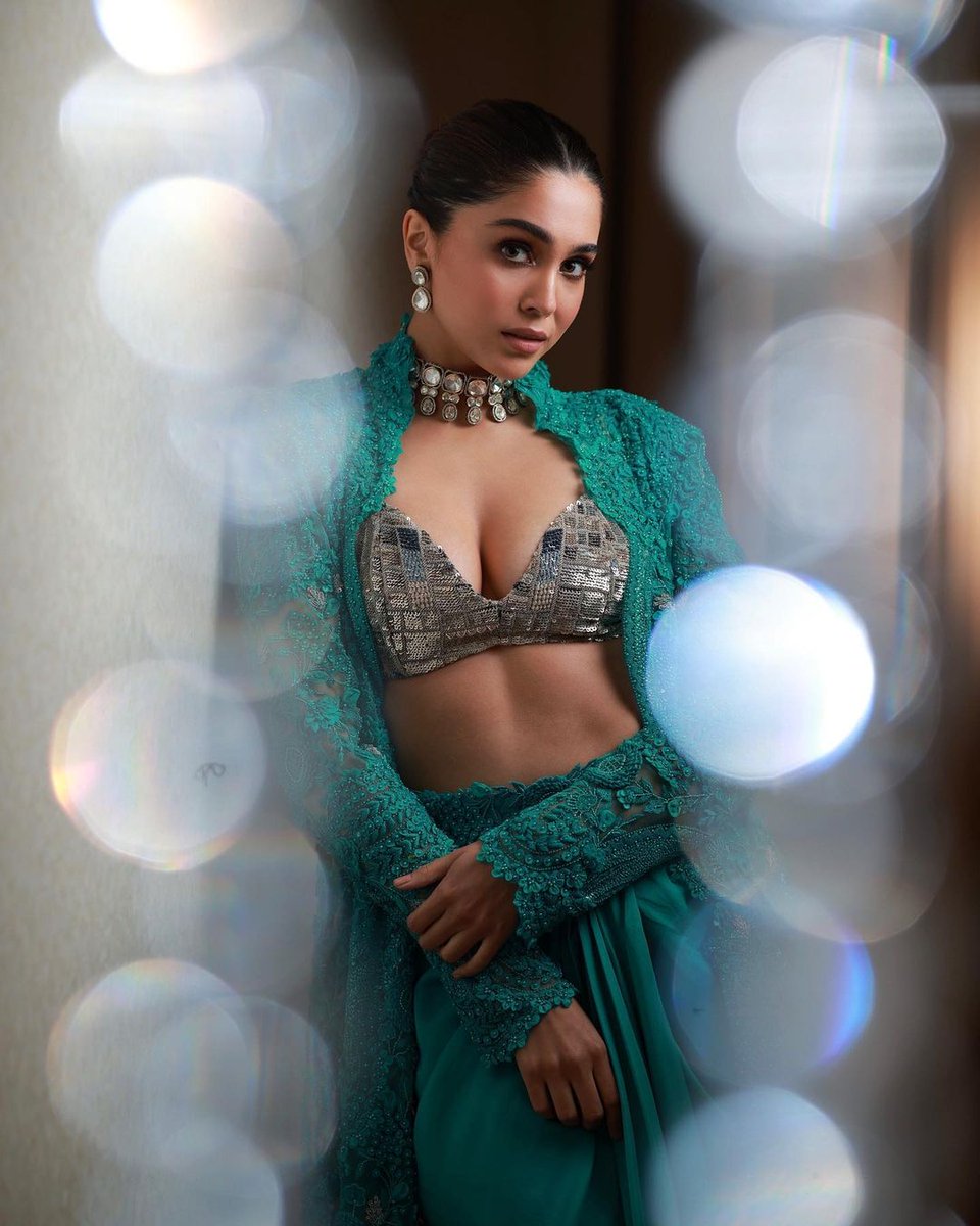 Sharvari 🐯 tweet media