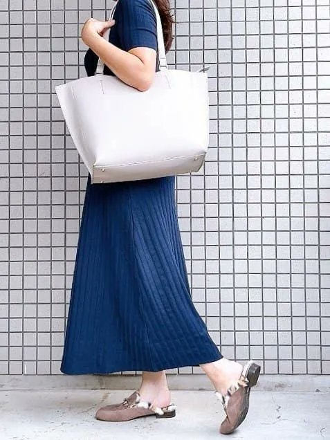 「【すごっ】ノートPCがまるっと入る!しまむらの「大容量バッグ」高級感たっぷりでオ」|BuzzFeed Japanのイラスト