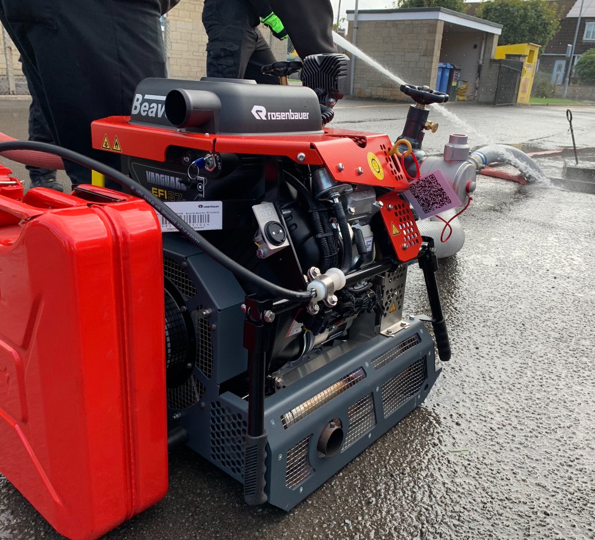 RosenbauerUK's tweet photo. More power. Less weight. We’ve recently been showcasing the power, performance and flexibility of our FOX and BEAVER pumps.  So, if you’d like a demo please contact andrew.smith@rosenbauer.com or visit https://t.co/6A16MpnkQF for more details. #firefightingpumps #firefighting https://t.co/iljxlDGqfS