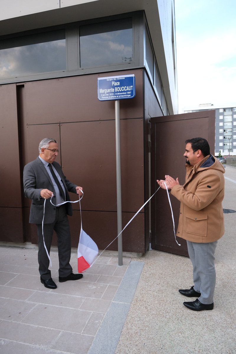 Benoit_Jimenez's tweet photo. À #Garges chaque nouveau nom de rue, d'allée ou d'équipement portera le nom d'une #femme. Les place Marguerite #Boucicaut, rue Gisèle #Halimi et allée Joséphine #Baker ont été inaugurées récemment. Nous continuerons ainsi durant tout le mandat, c'est un engagement ! https://t.co/IUEEcvX2T3