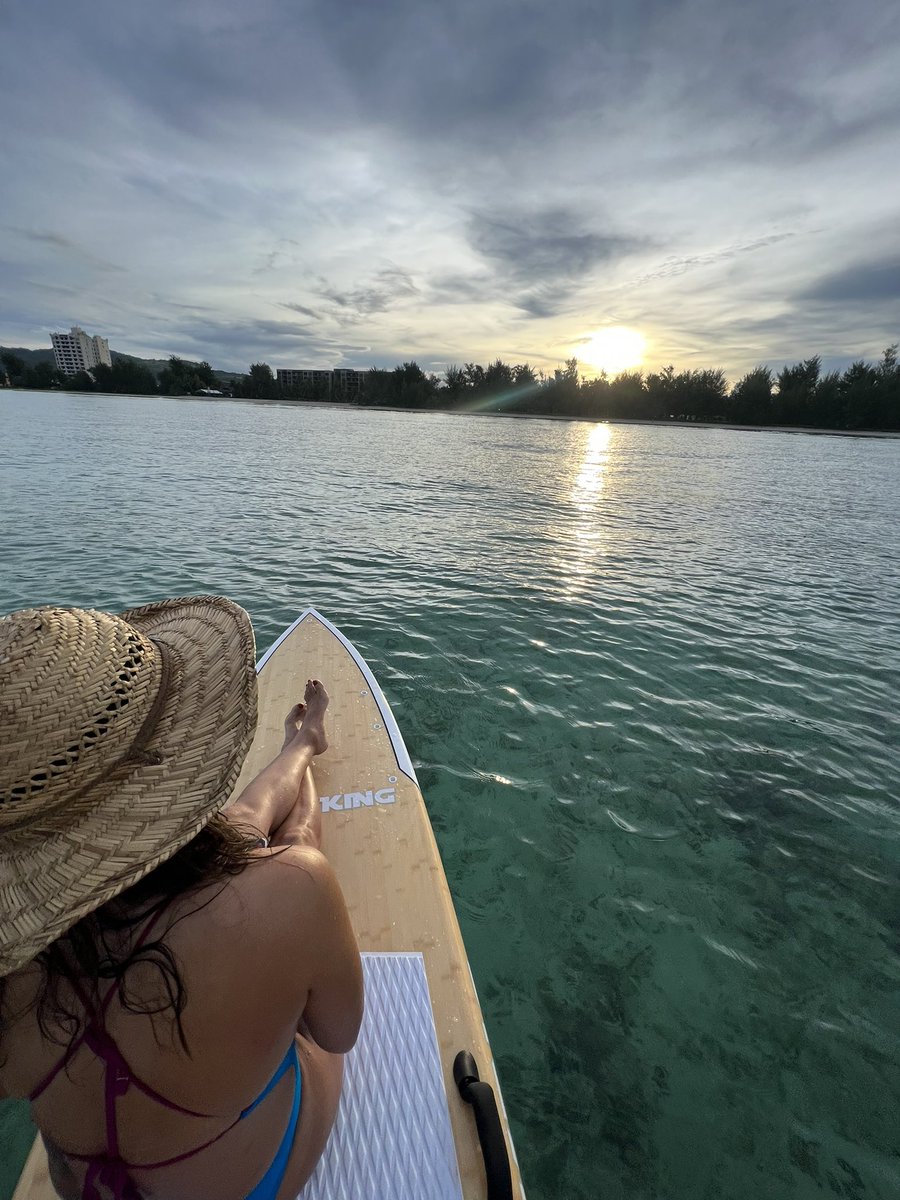 phijian_'s tweet photo. 6 hours of SUP, 4 miles, 18 sea turtles, 2 stingrays, 1 eagle ray, 5 butterflies, paddle in open ocean, and sun burnt…. What an adventure !! https://t.co/SSviLwsTZq