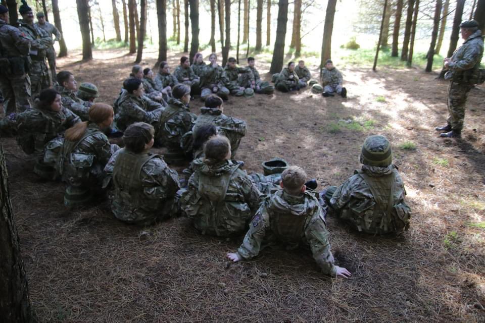 What did you do at the weekend? B Coy learning alfresco style! If you are between 12 & 17 why not think of joining up! #cadets1ni @OcbCoy926 @Clint__Riley @DComdtEast1NI @DepComdt_1NI @RFCANI @DepComdt_1NI @ALieutenancy @TyroneLieut @BLieutenancy @RSM_FrimleyPark @cf_hmindsni