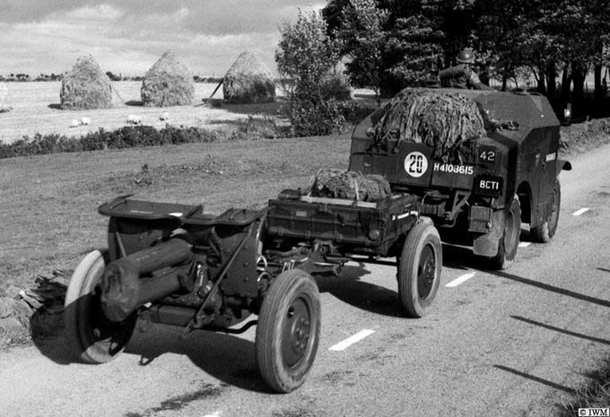 rgpoulussen's tweet photo. #OTD in 1940, Huntly-Turriff road in Banffshire, Scotland. Morris Quad and 4.5-inch howitzer from 51 "Highland" Infantry Division. #WW2 #HISTORY https://t.co/q15NDb57l7