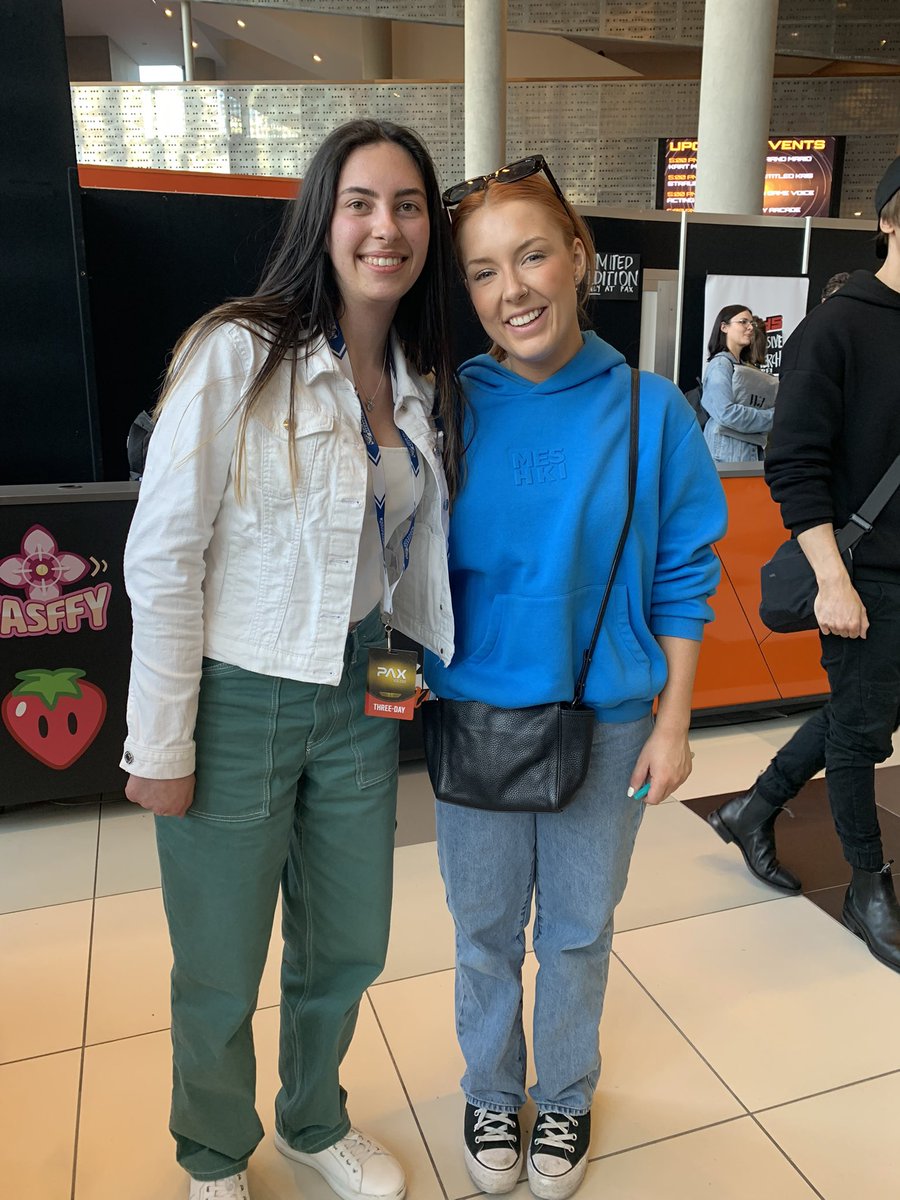 BulldogPaw7's tweet photo. had a blast at my first ever PAX and had the privilege of meeting so many incredible people!! thankyou all for making a trip down to melb so worthwhile 💛 (enjoy the thread📸) https://t.co/T69gxjl3mw