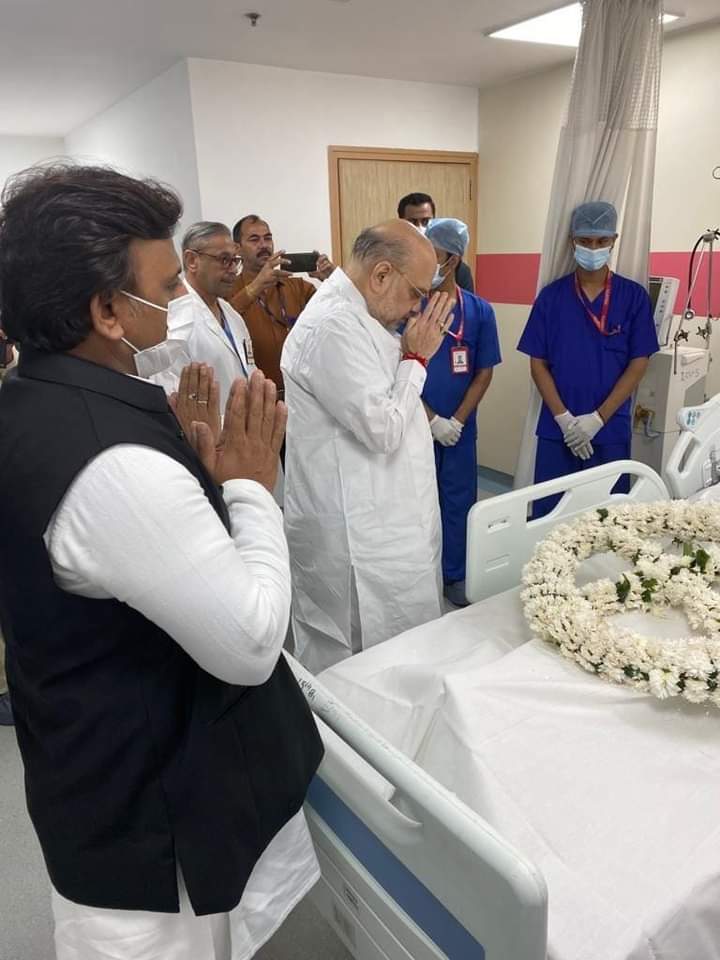 sharma26592's tweet photo. मुलायम सिंह यादवजी का पार्थिव शरीर चार्टर्ड प्लेन द्वारा  सैफई लेजाया जाऐगा!!
विनम्र श्रद्धांजलि🙏🙏

@myogiadityanath  @AmitShah @aparnabisht7 @yadavakhilesh #MulayamSinghYadav https://t.co/nGnrHqhKUP