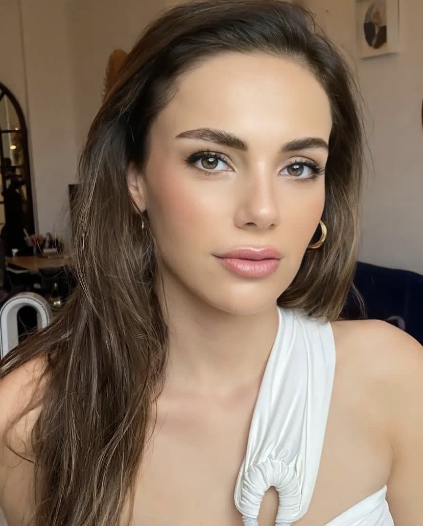 Hollywood yıldızı vibe vermiyor mu🥹😍😘#YağmurTanrısevsin <a href="/tanrisevsin/">Yağmur Tanrısevsin</a>