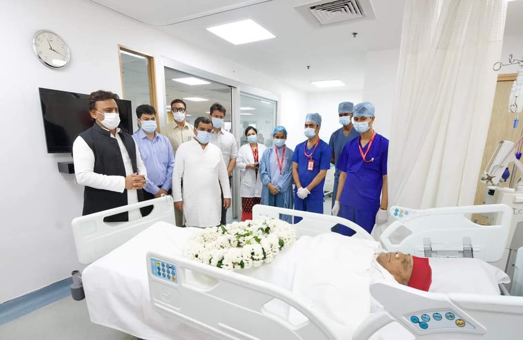 समाजवाद का चमकाता सूरज अस्त हुआ।। (नेता जी) यदुकुल शिरोमड़ी श्री मुलायम सिंह यादव का निधन
भावपूर्ण श्रद्धांजलि अर्पित करते हैं
🙏😭😭😭🙏😭🙏🙏😭🙏😭😭