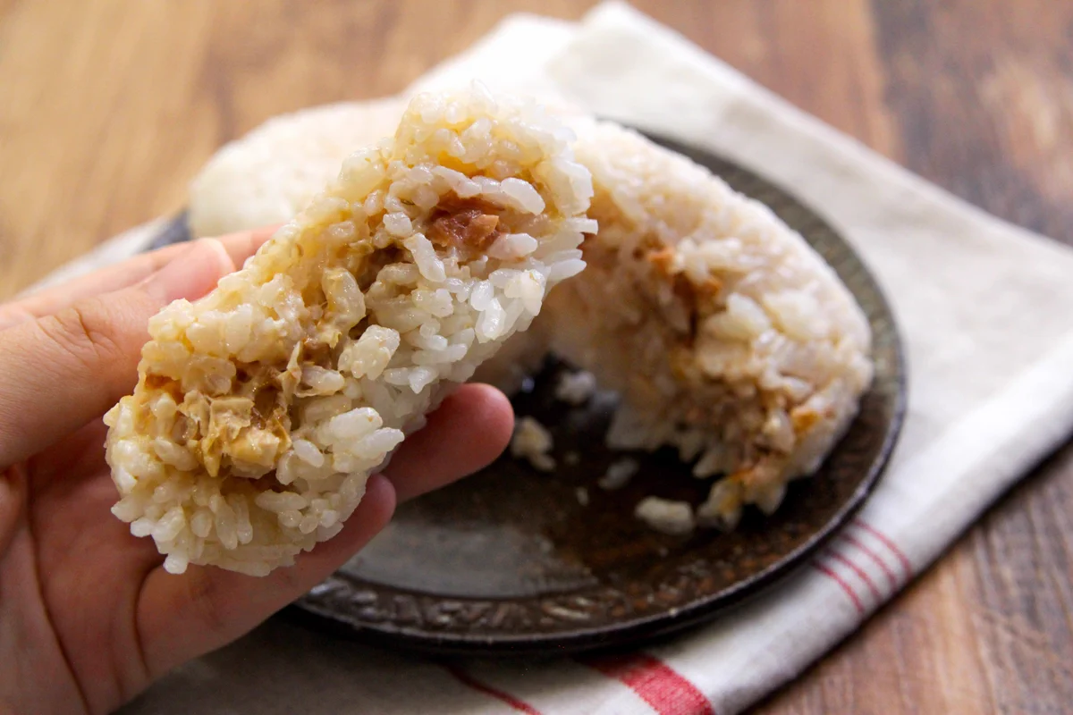 何個でもいけそうな美味しさ？！梅干しなどを使った「おにぎり」レシピ！