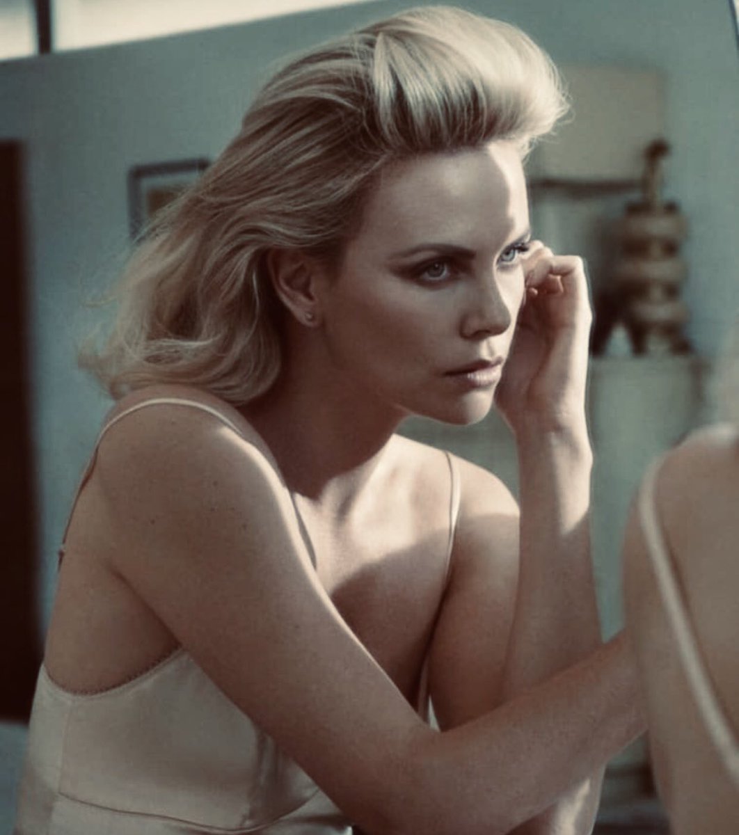 OfSexAndTech's tweet image. “Mondays. That’s it, that’s the caption.”

#OpenRP #CrimeRP #MafiaRP #OCRP #MSRP #MVRP #LewdRP #SexRP #OpenDMs